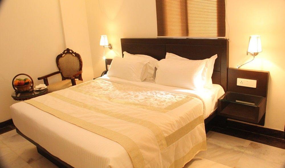Oyo Flagship Hotel Rudra Palace Agra  Exteriér fotografie