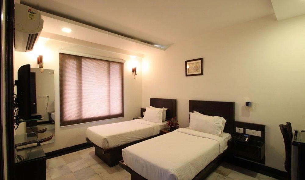 Oyo Flagship Hotel Rudra Palace Agra  Exteriér fotografie
